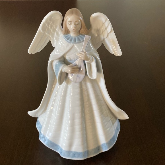 Lladro Tree Topper - Number 5963 - Angelic Melody